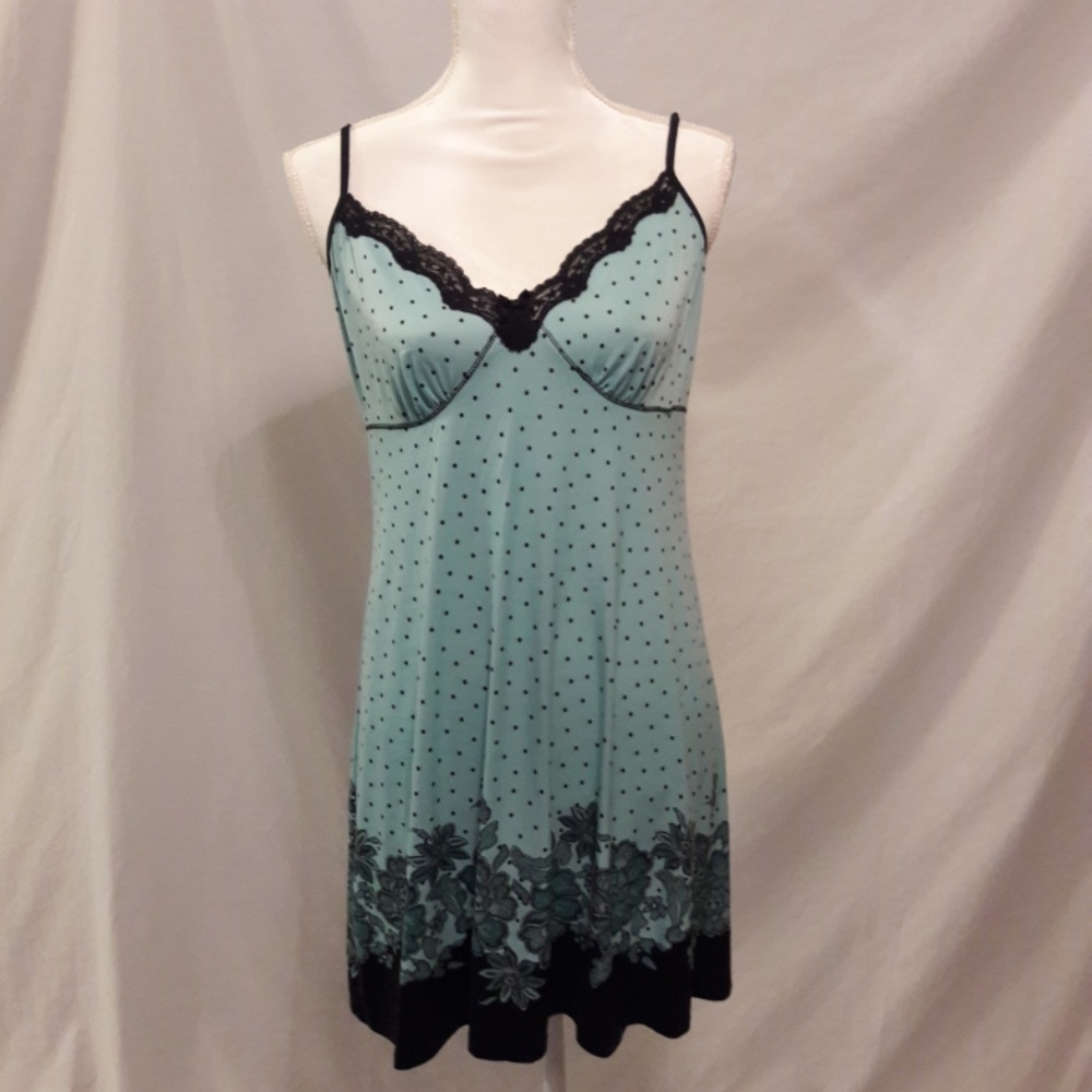 APT 9 Nightgown